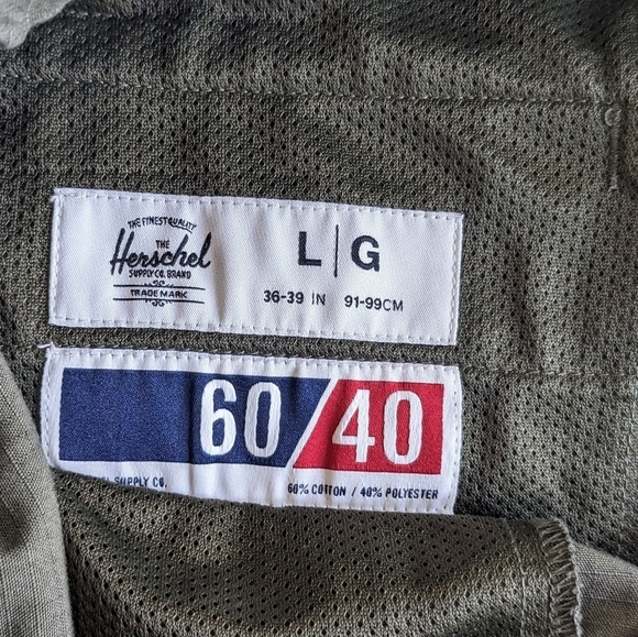 HERSCHEL MEN'S BELTED  KHAKI SHORTS SIZE LARGE - Picture 6 of 9